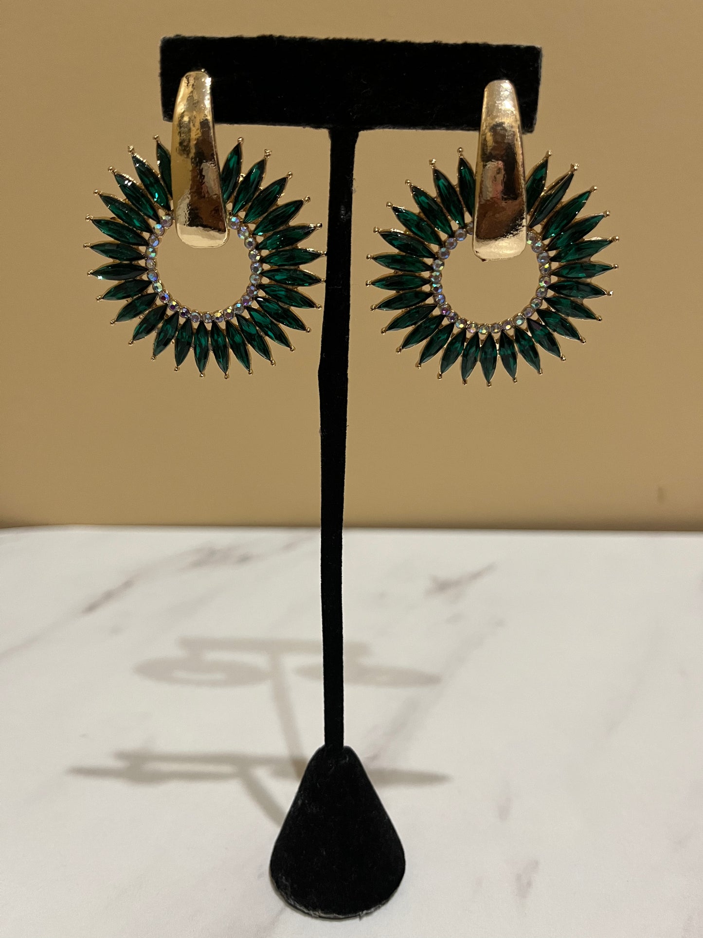 Vintage & Glam-Green